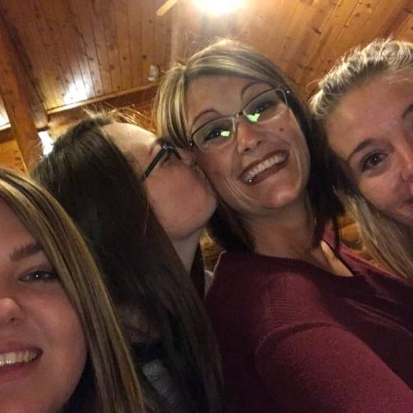 Meet your Posher, Hannah - Picture 1 of 1